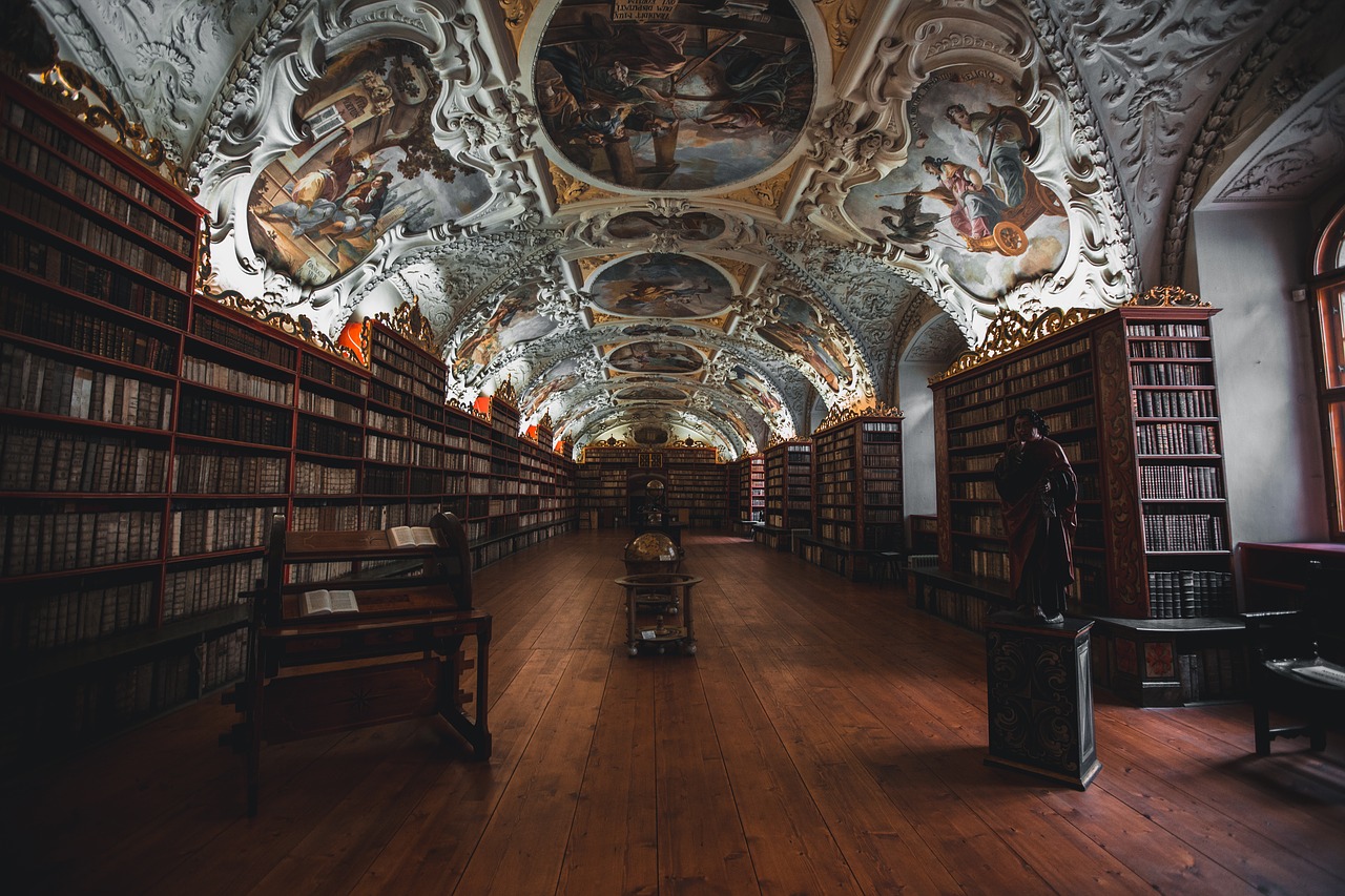 books library shelves free photo