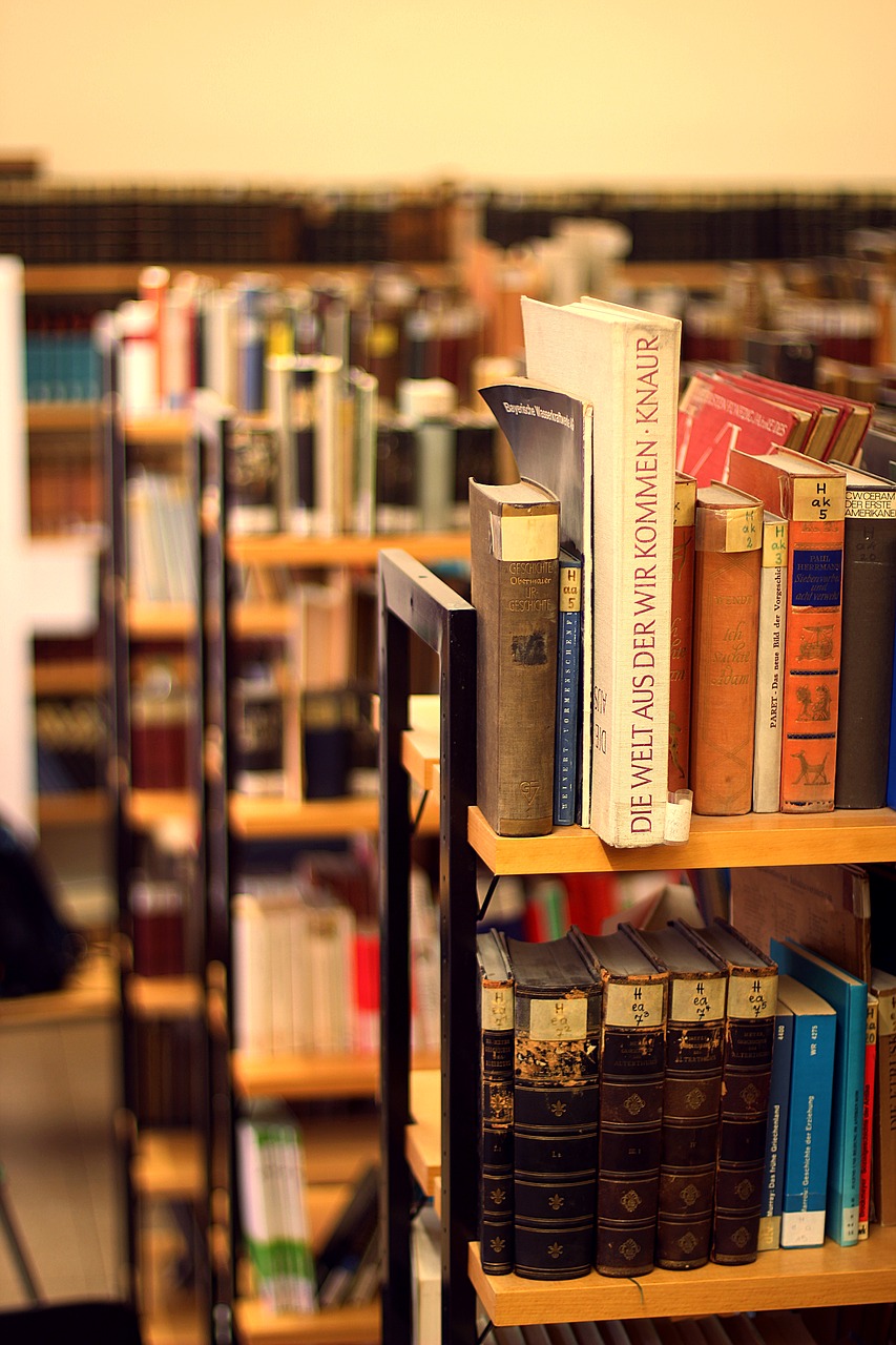 books library shelf free photo