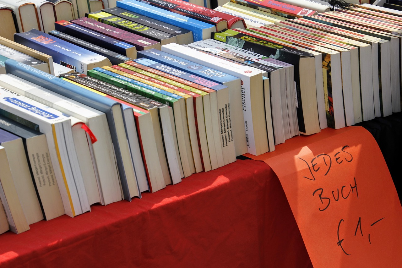 books books fleamarket will book sale free photo