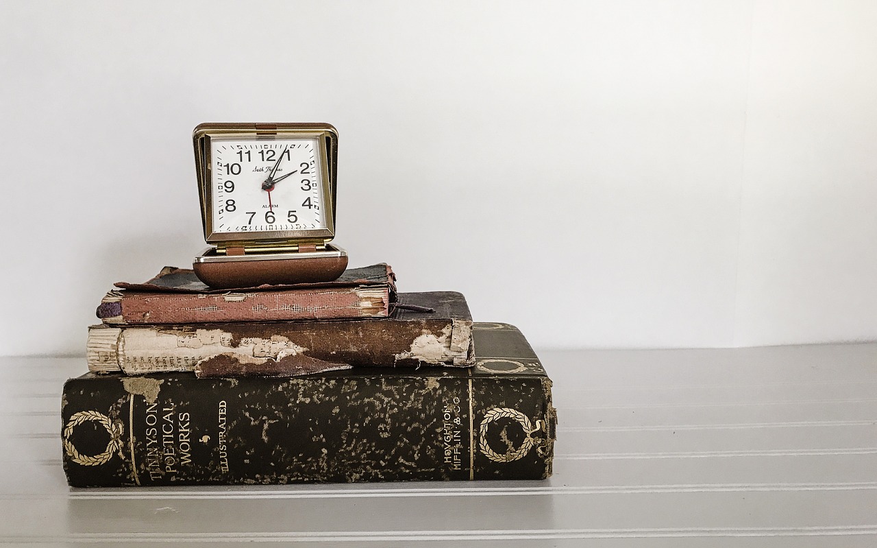 books clock vintage free photo