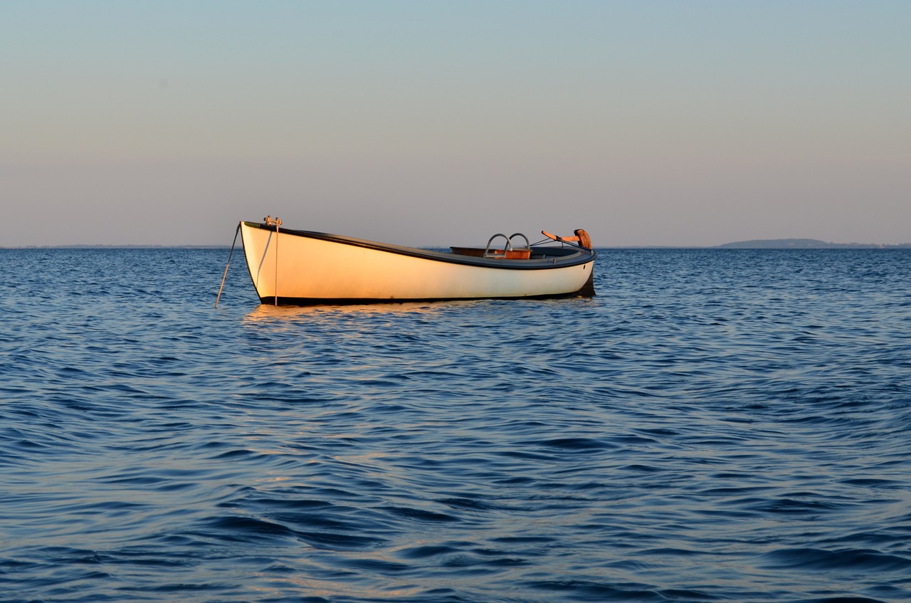 boot sea water free photo