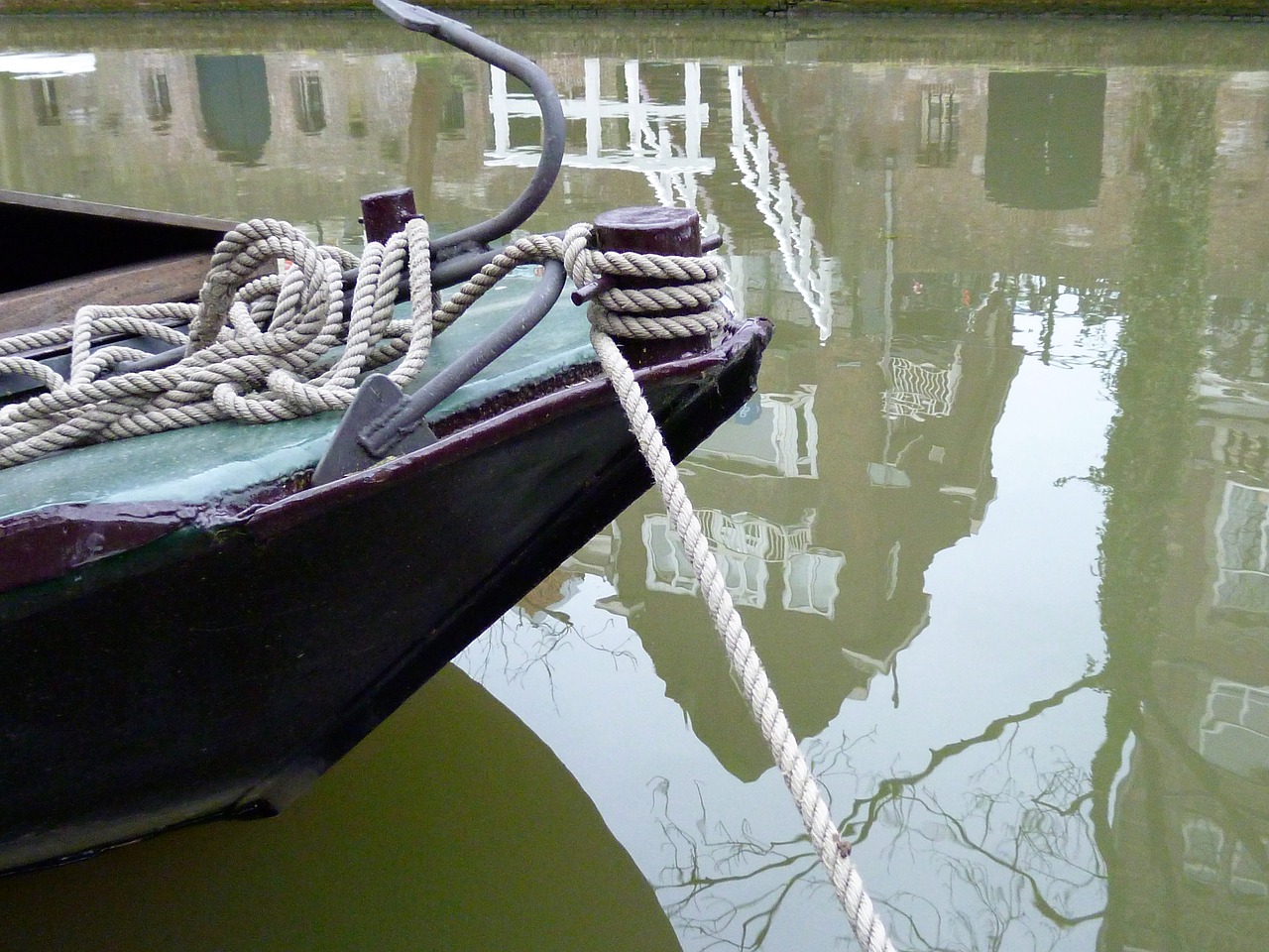 boot water reflection water free photo