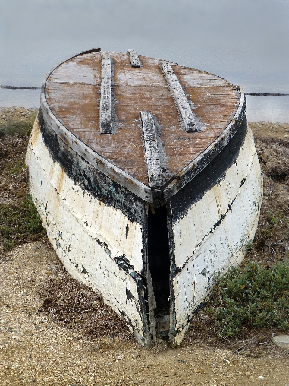 boot wreck beach free photo