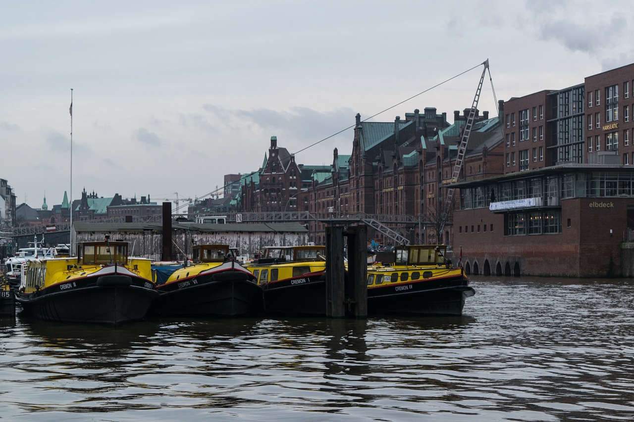 boot water hamburg free photo