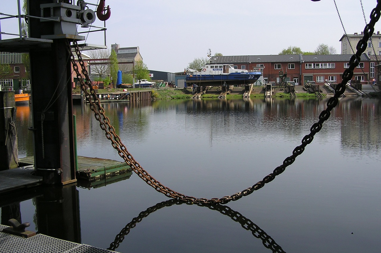 bootshebeanlage hamburg technical operation of harburg free photo