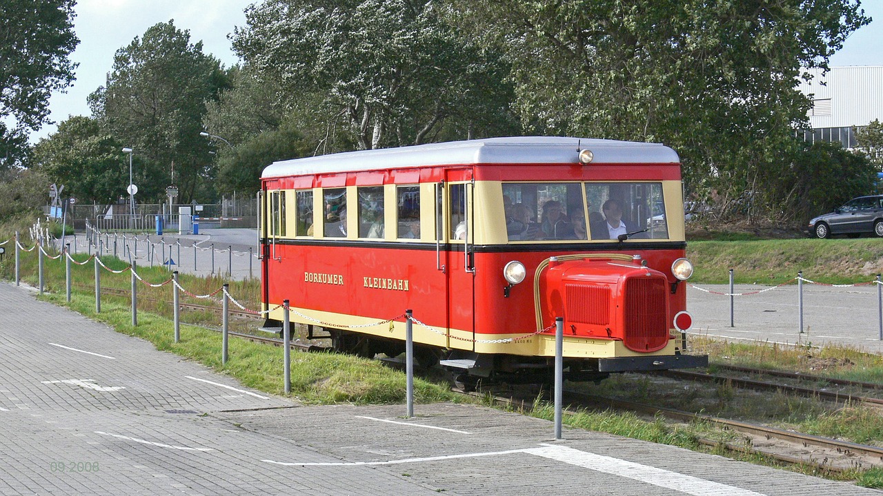 borkumer kleinbahn  narrow gauge  historic railcar free photo