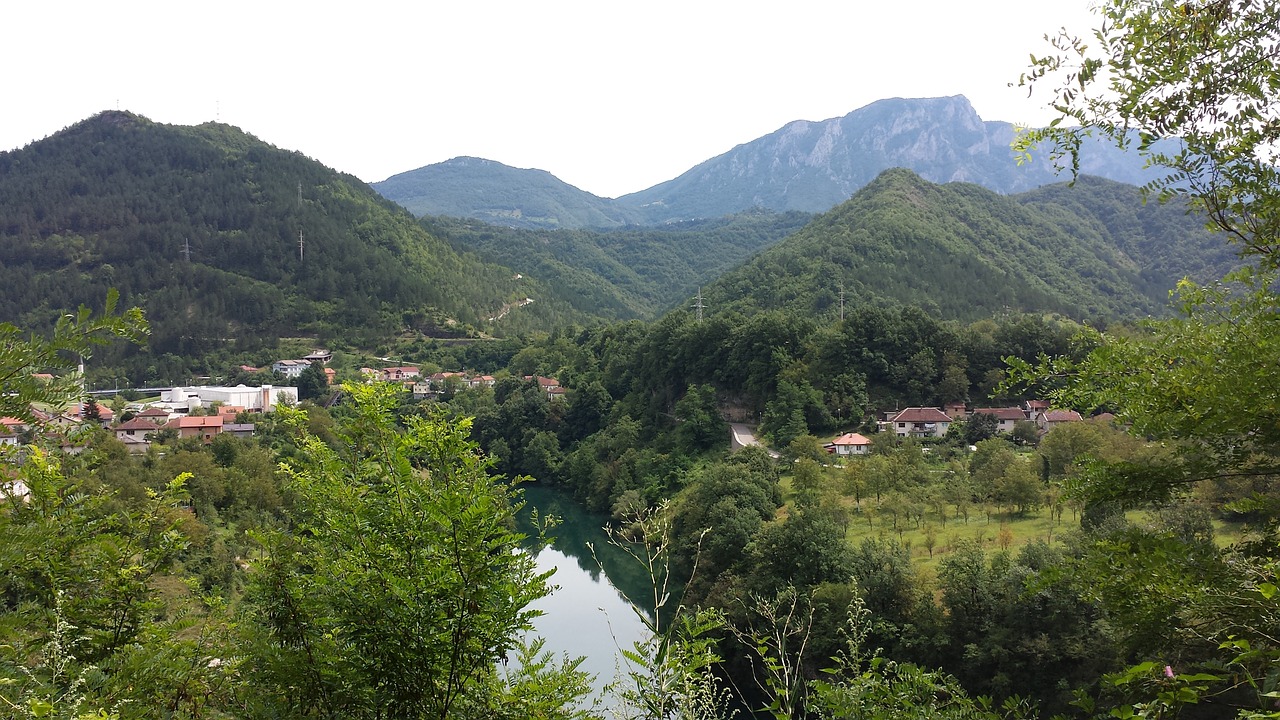 bosnia croatia lake free photo