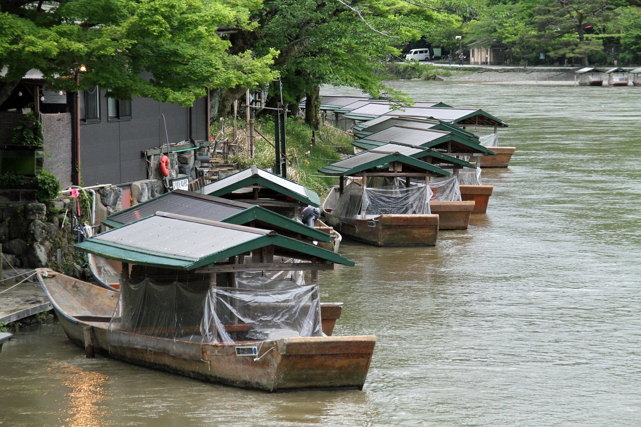 botes  river  water free photo