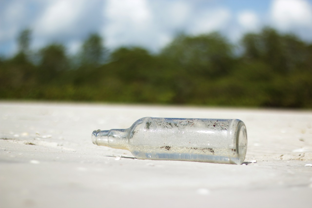 bottle beach mar free photo