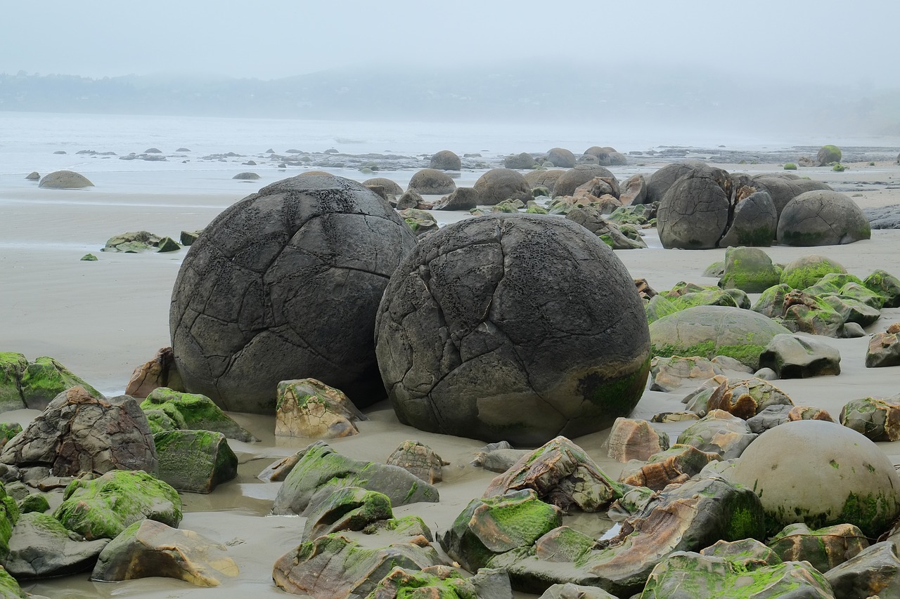 boulders moeraki koekohe beach free photo