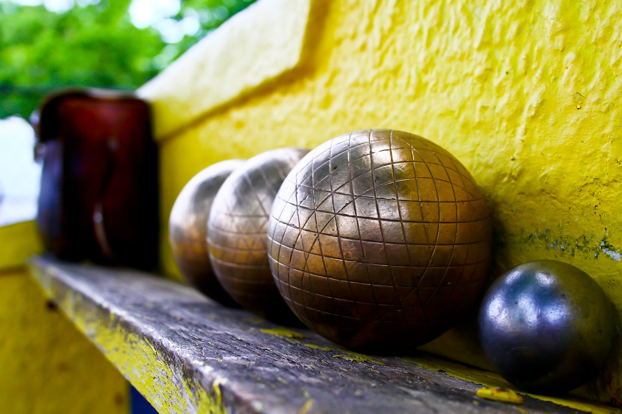 boules  paris  color free photo