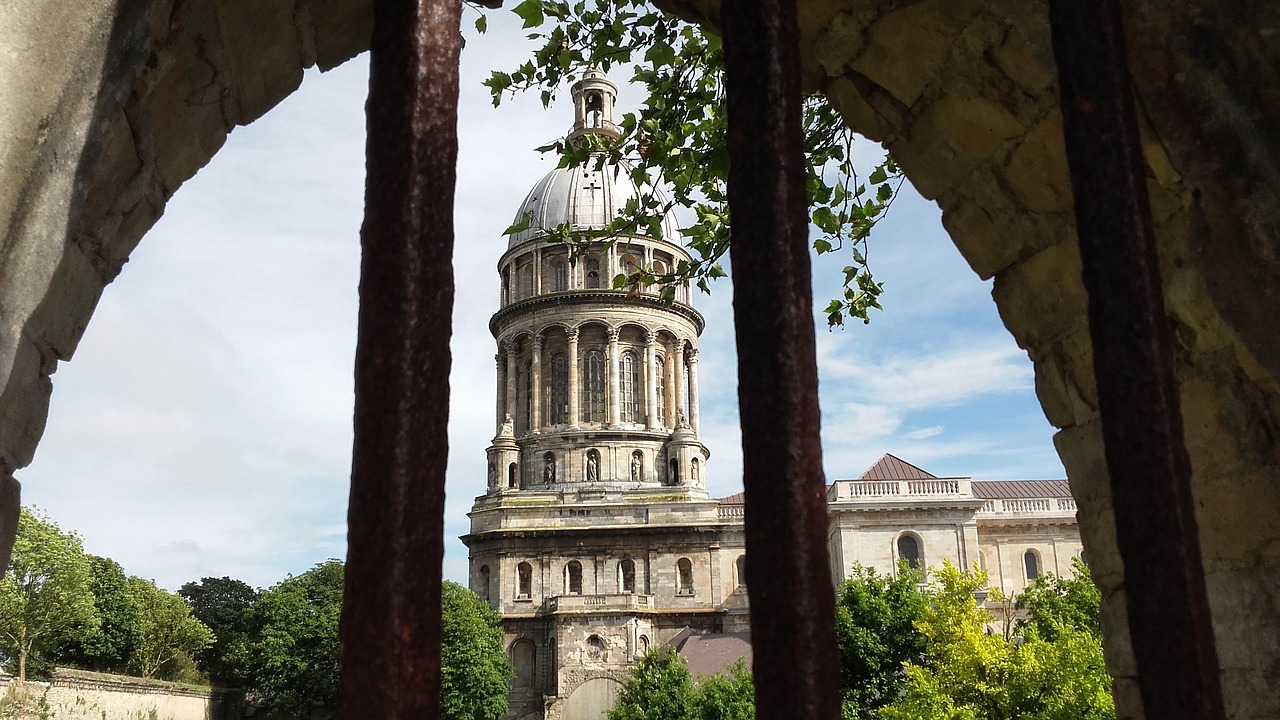 boulogne-sur-mer france city free photo