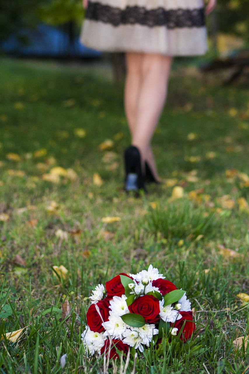 bouquet feet dress free photo