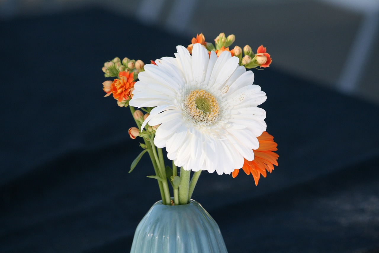 bouquet vase decoration free photo