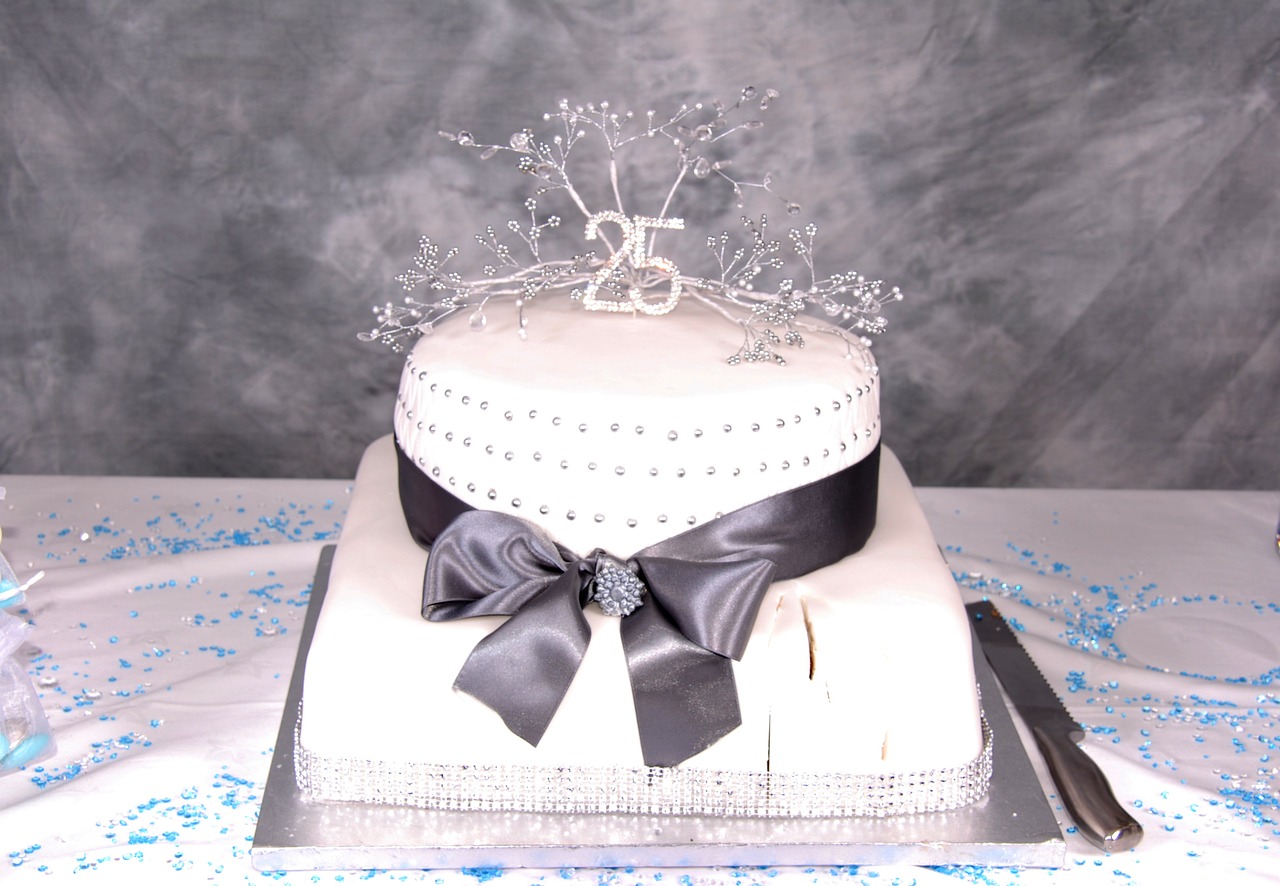 bow cake celebration free photo