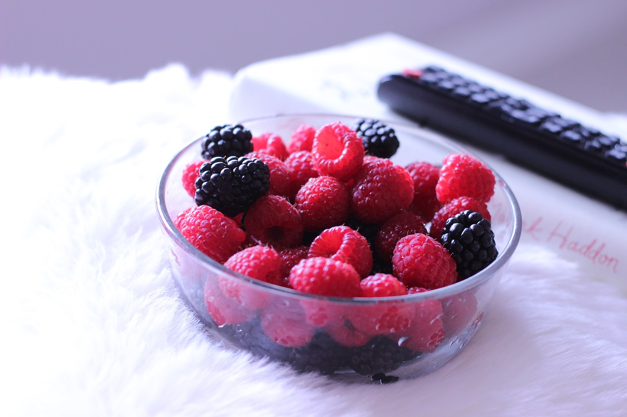 bowl  raspberry  refreshment free photo