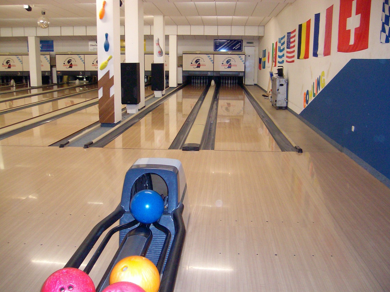 bowling leisure bowling alley free photo