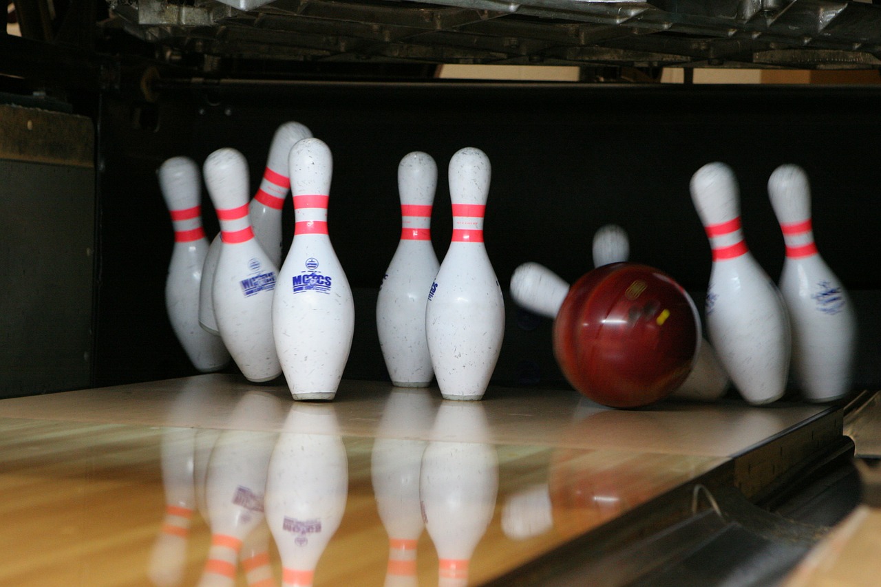 bowling pins falling free photo