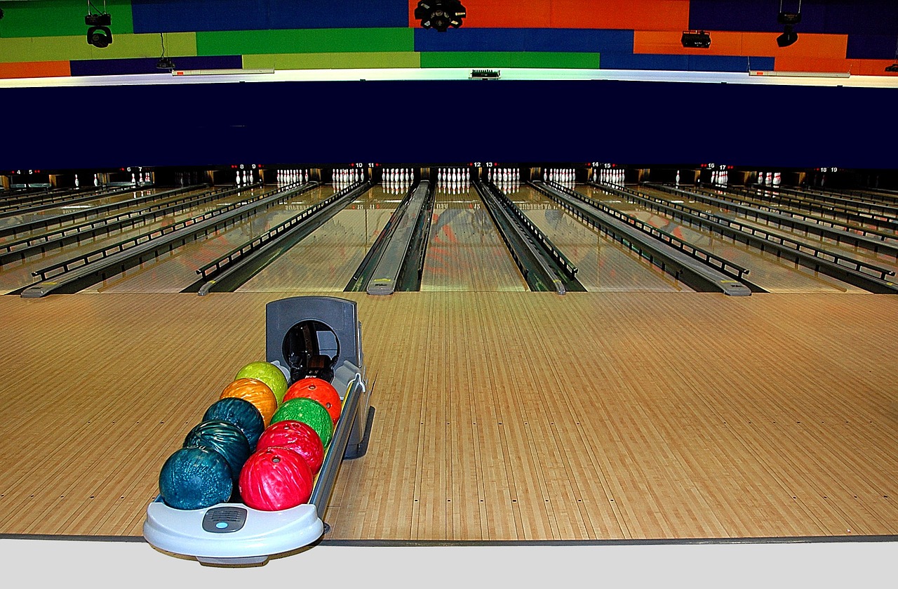 bowling alley bowling sport free photo