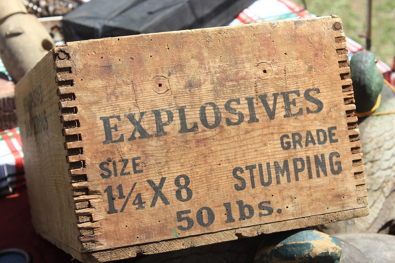 box explosives dynamite free photo