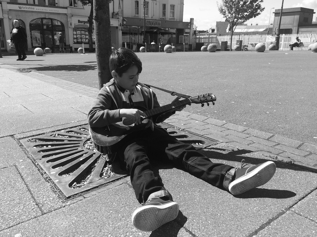 boy guitar monochrome free photo