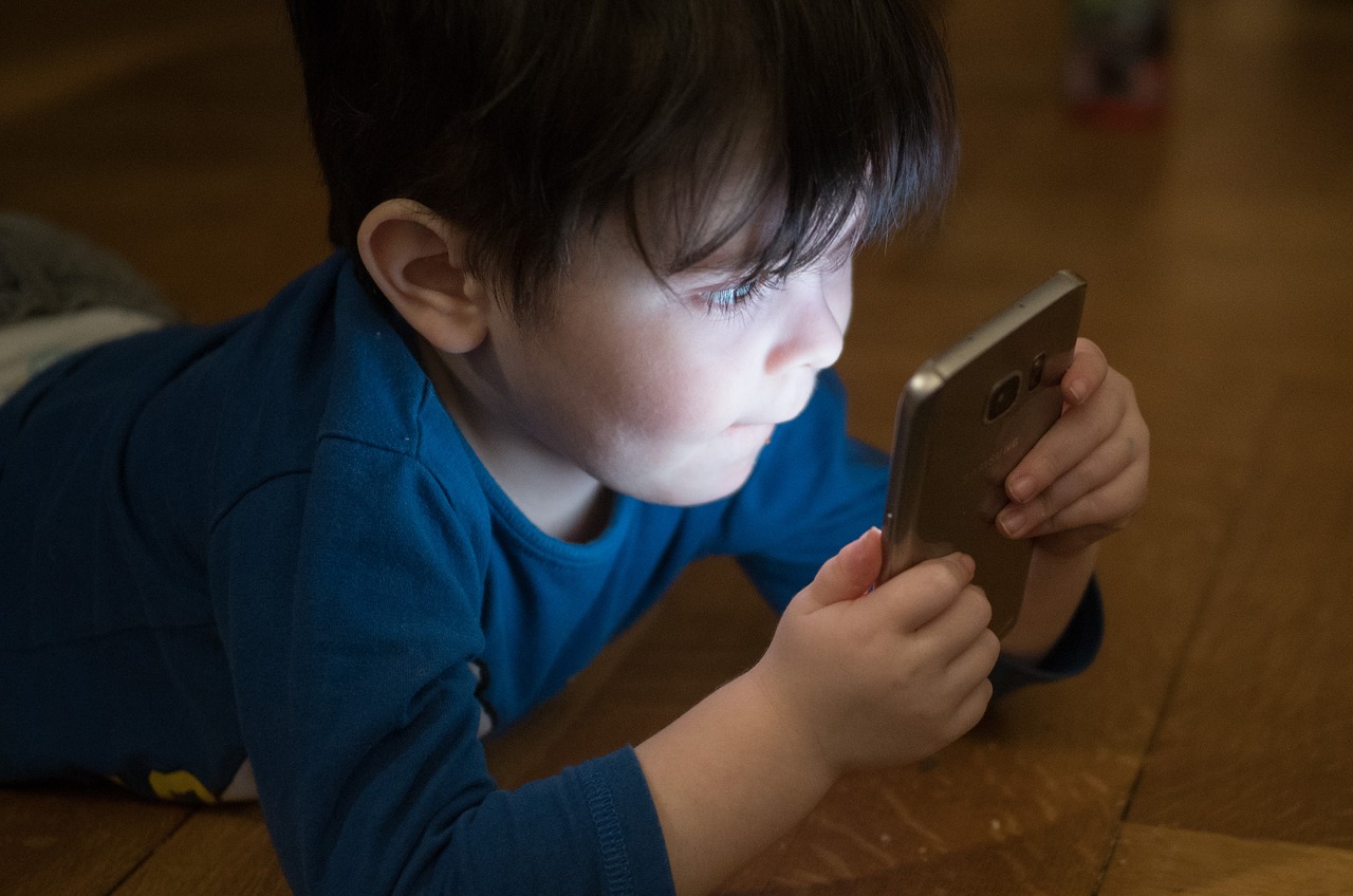 boy  mobile phone  addiction free photo