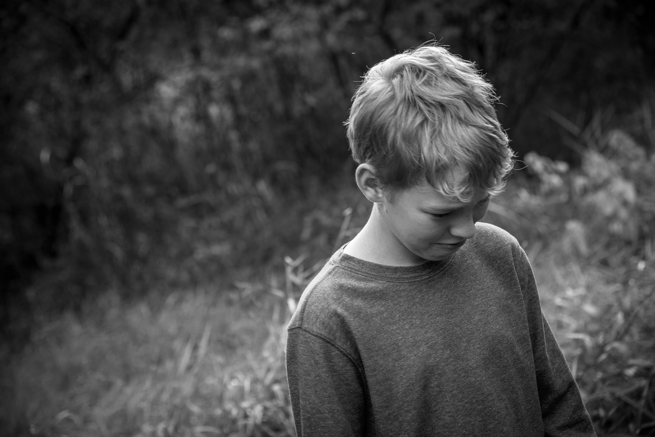 boy  sad  black and white free photo