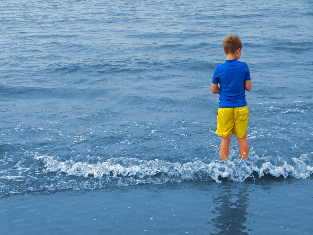 boy sea wave free photo