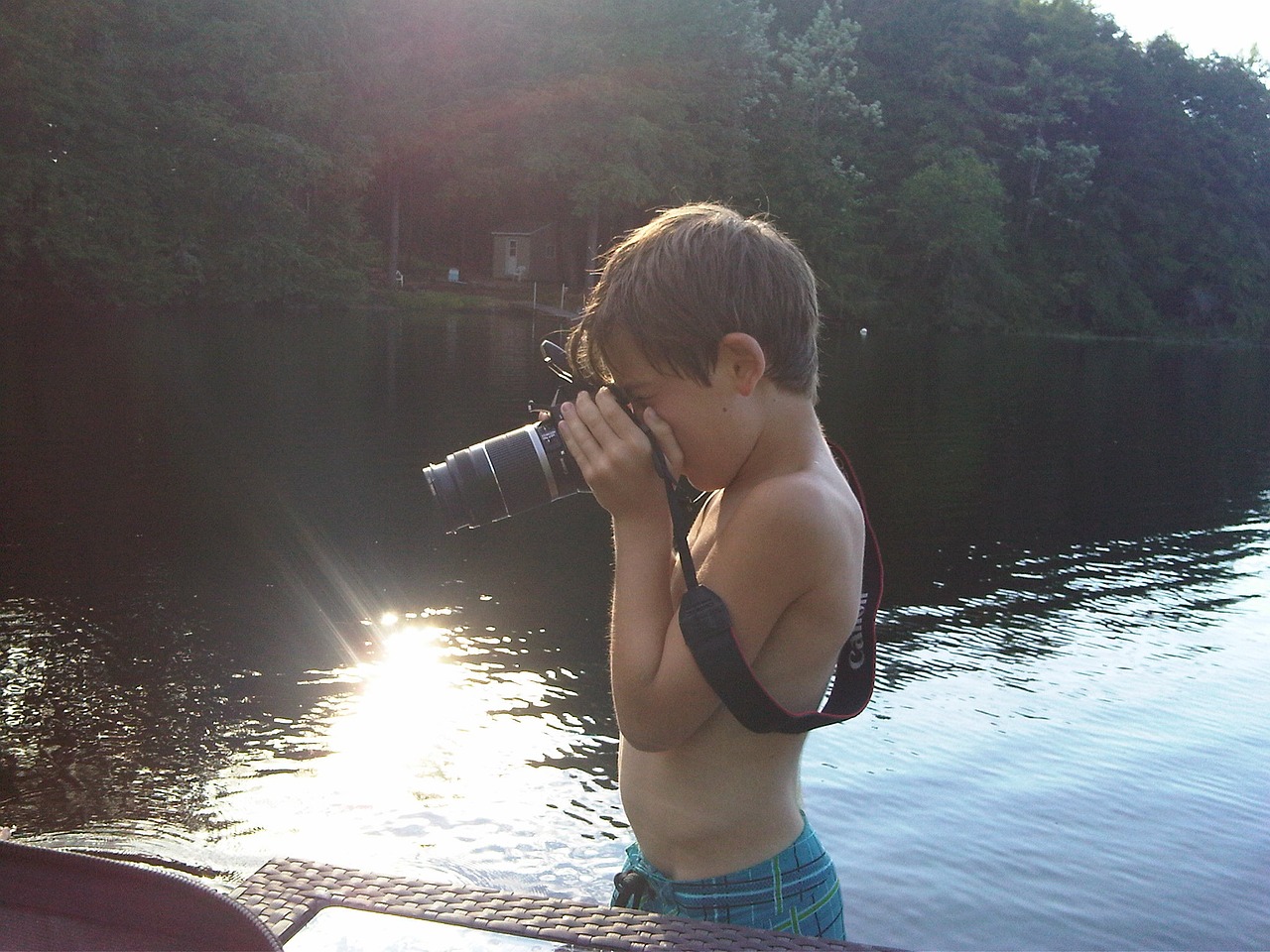 boy photographer cottage free photo