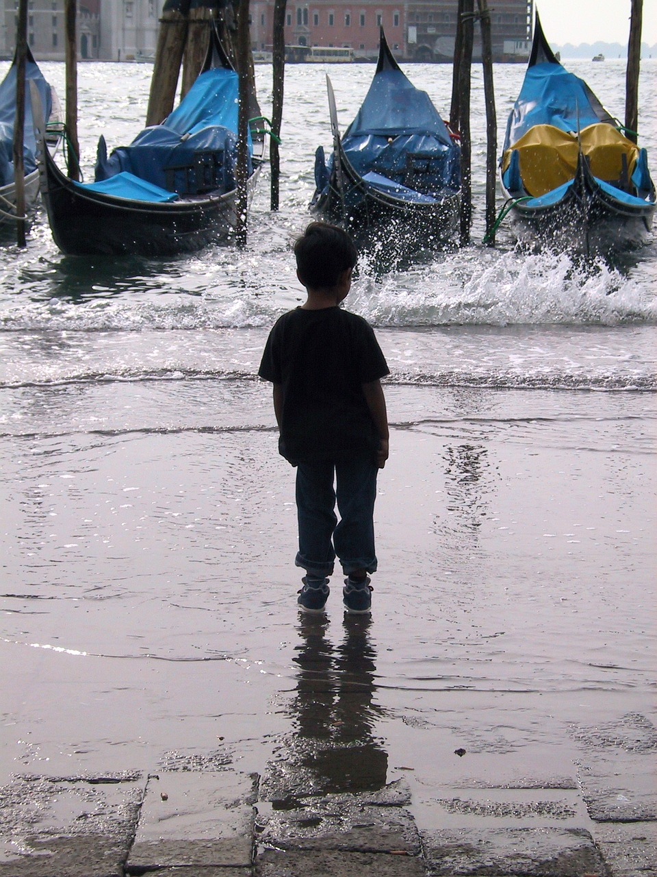 boy gondola waves free photo