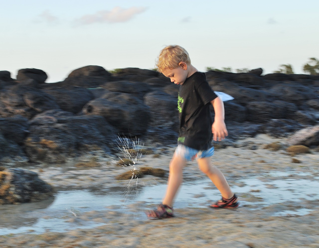 boy water hot free photo