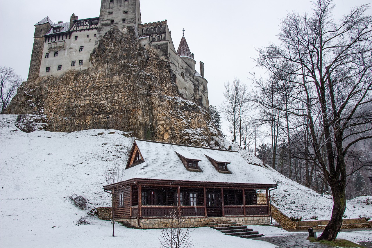 bran castle  dracula  transylvania free photo