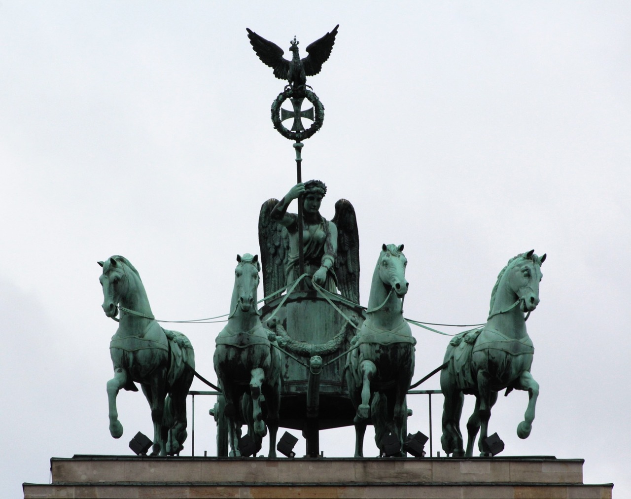 Brandenburg Gate Quadriga Horses Tourist Attraction Places Of Interest Free Image From Needpix Com