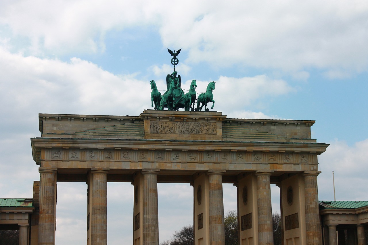 brandenburg gate berlin landmark free photo