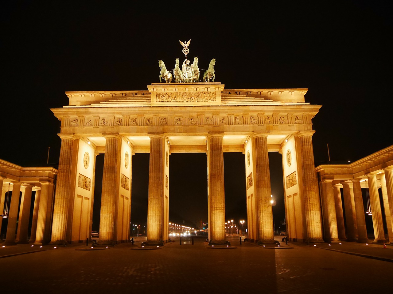 brandenburg gate berlin historically free photo