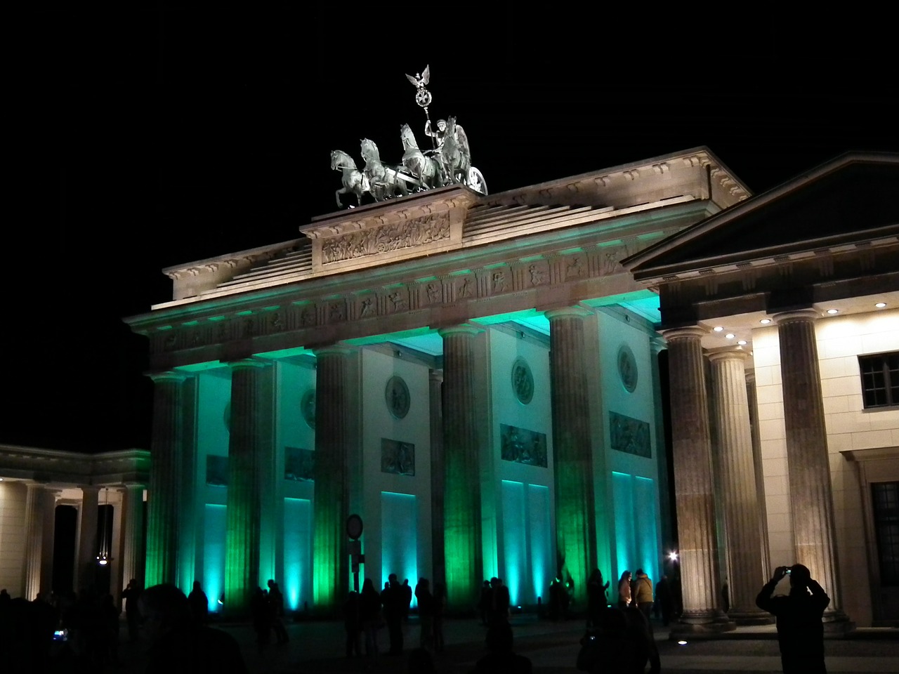 brandenburg gate berlin city free photo