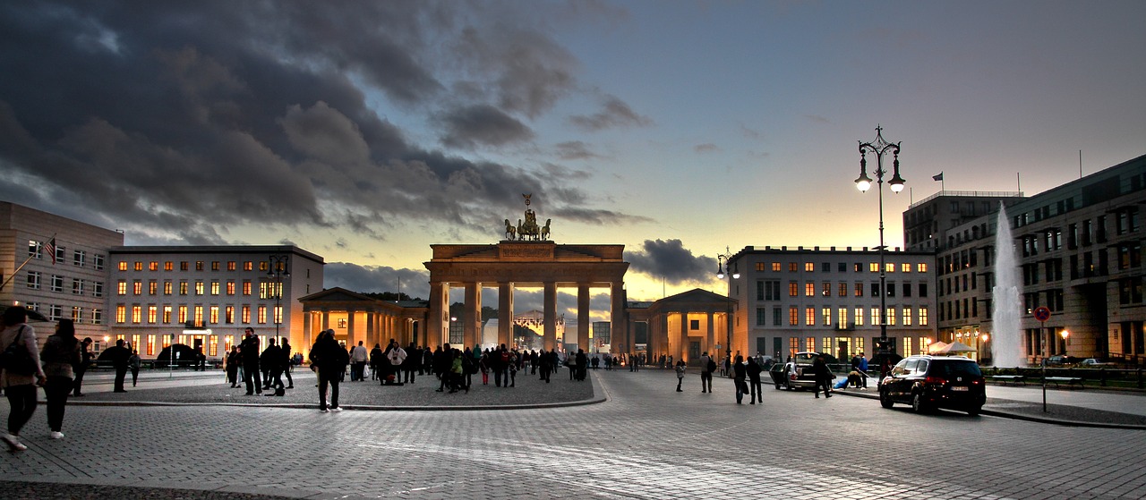 brandenburg gate  berlin  landmark free photo