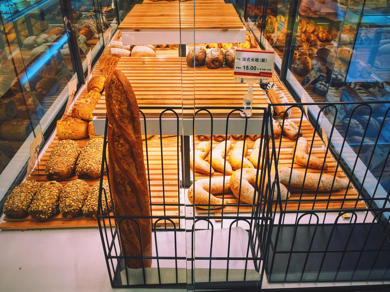 bread shop the shop window free photo