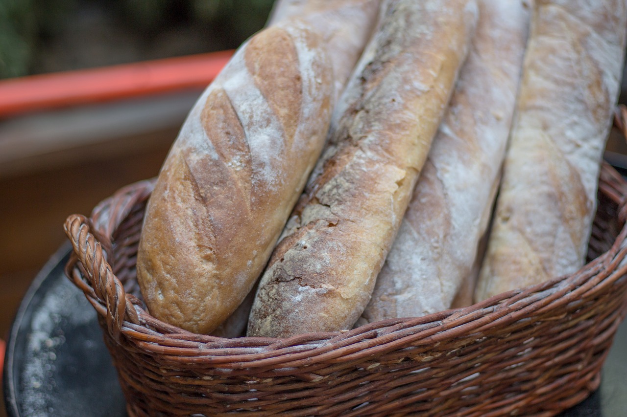 bread brown basket free photo