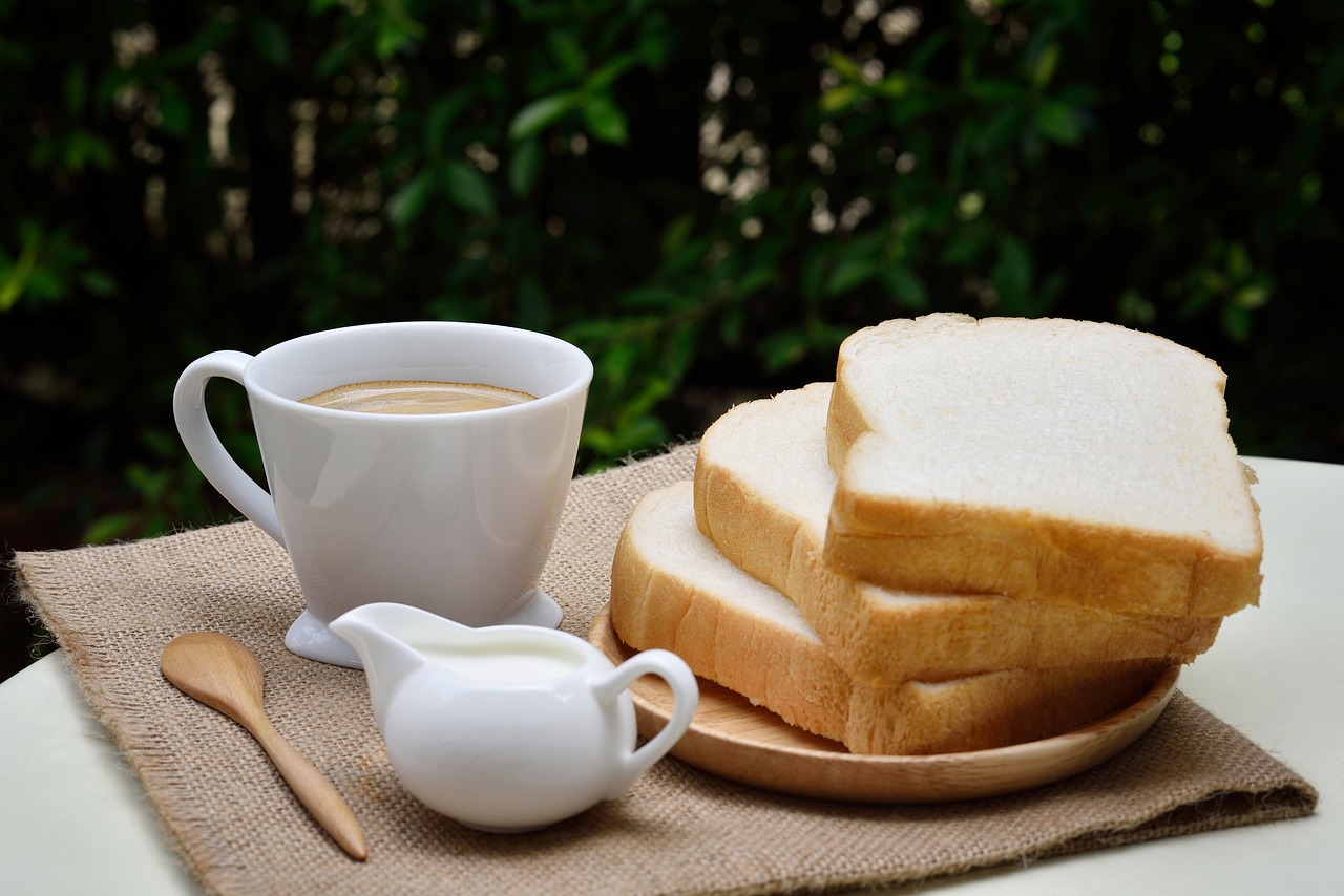 bread coffee food free photo