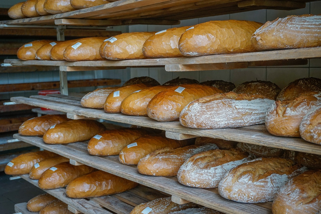 bread a loaf of bread bakery free photo