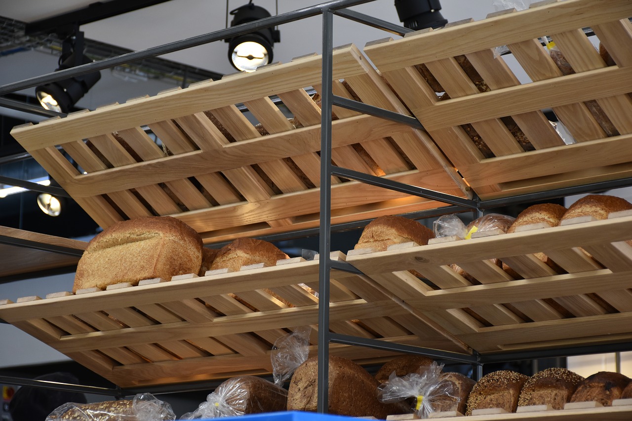 bread  bakery  baker free photo