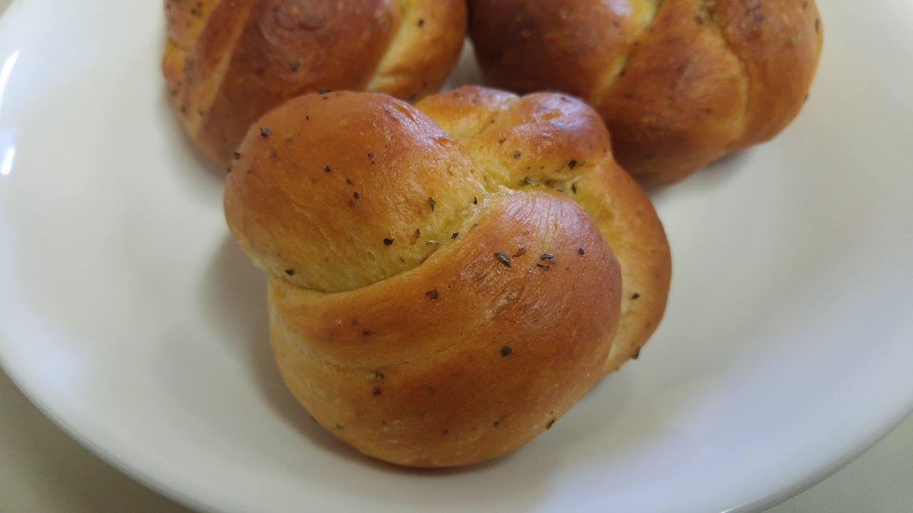 bread  knot  italian seasoning free photo