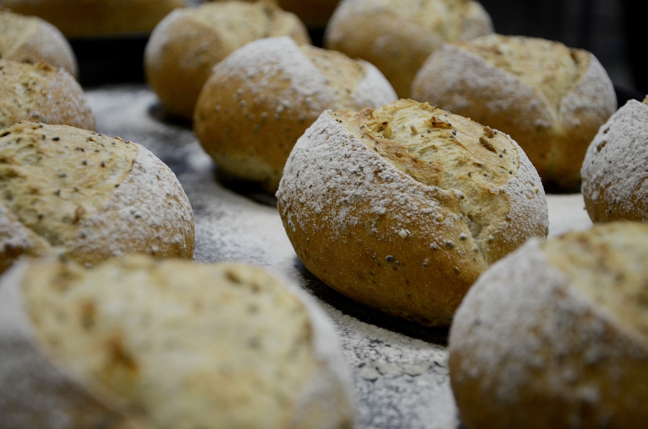 bread  cooking  bakery free photo