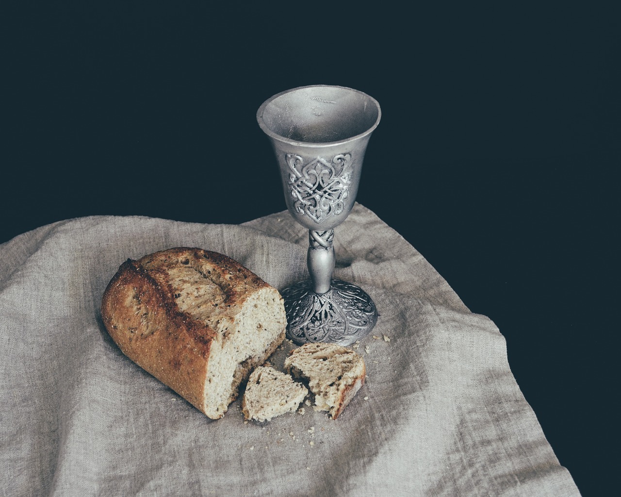 bread  communion  eucharist free photo