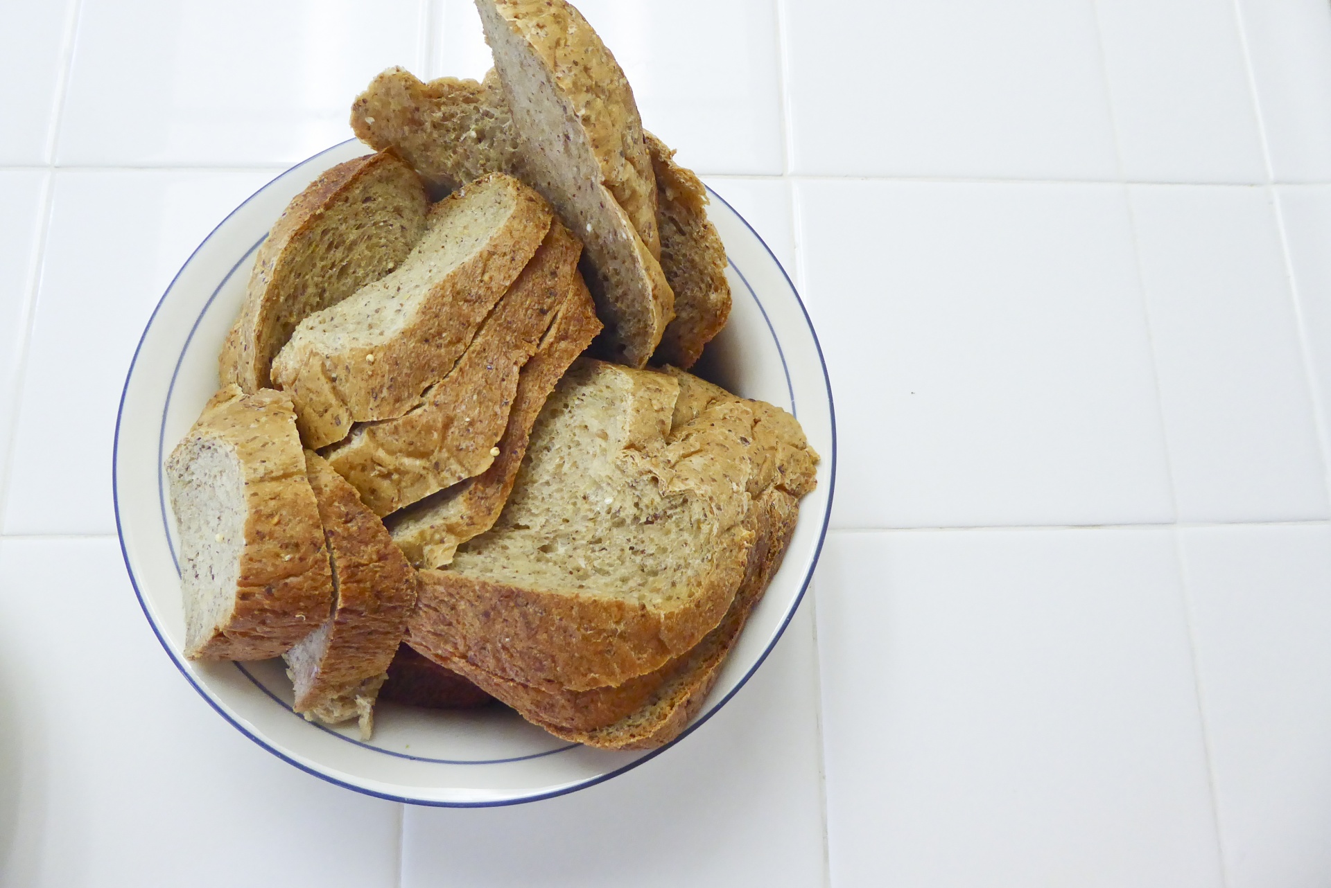 bowl sliced bread wheat bread free photo