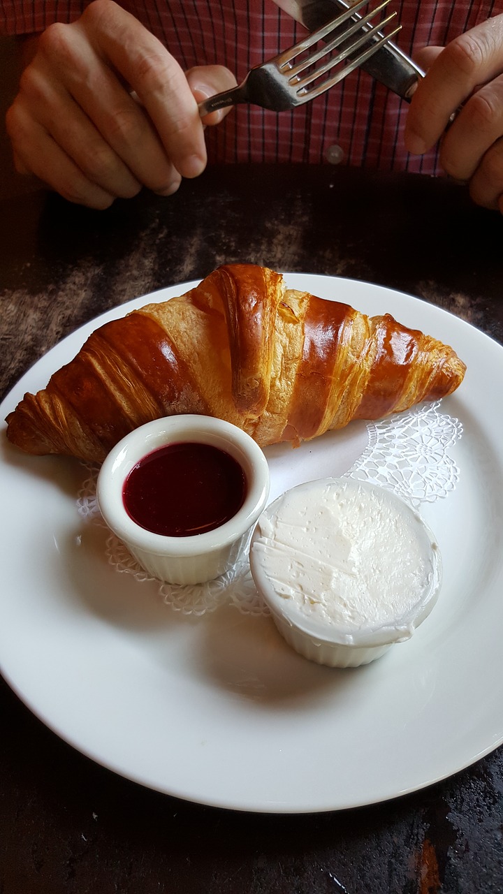 breakfast croissant pastry free photo