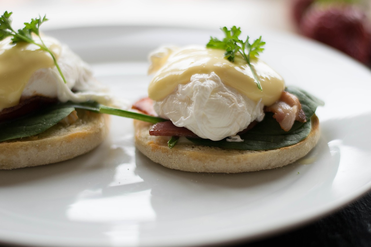 breakfast eggs benedict food free photo