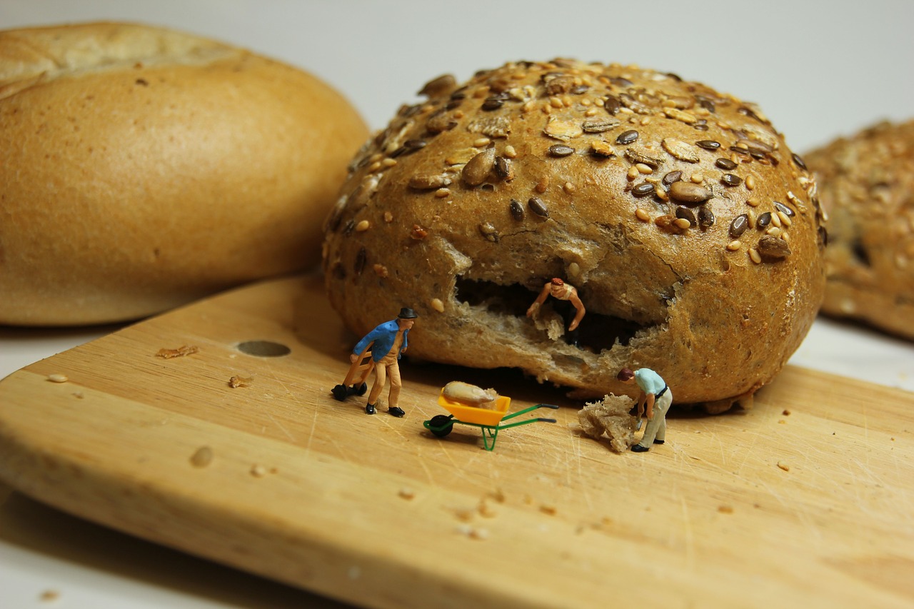 breakfast roll miniature figures free photo