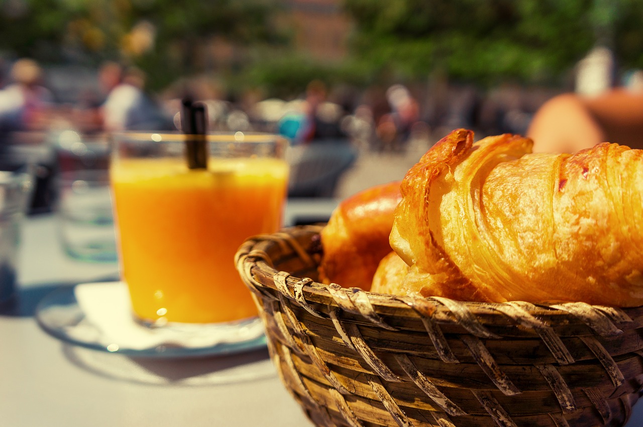 breakfast croissants basket free photo